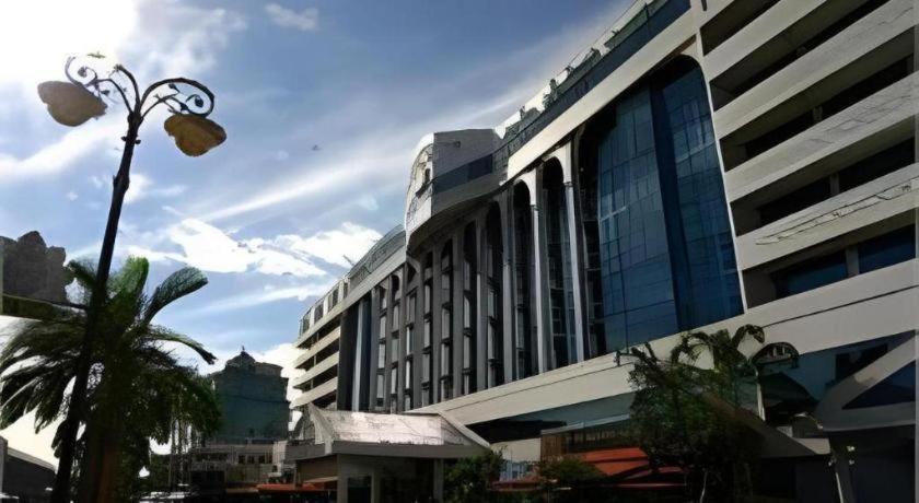 The Centrepoint Hotel Bandar Seri Begawan Eksteriør billede